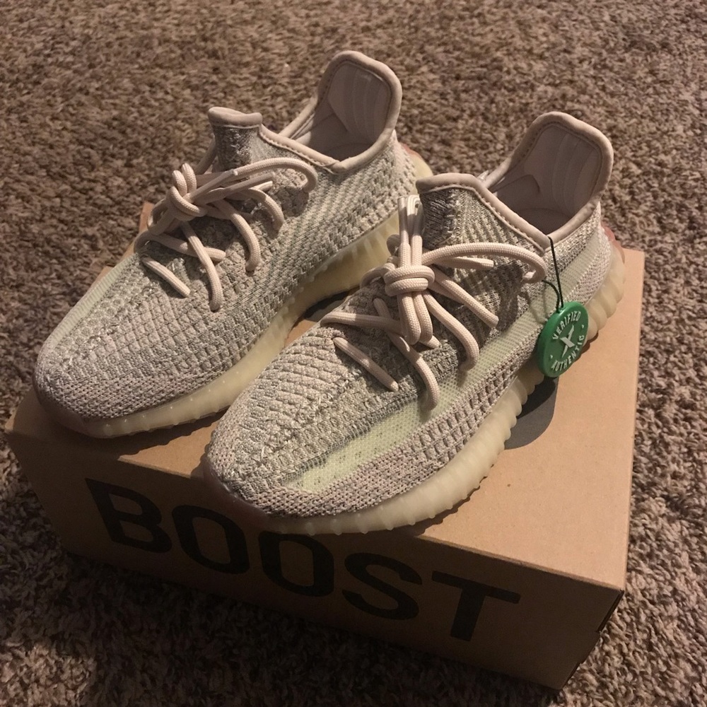 Yeezy 350 v2 citrin